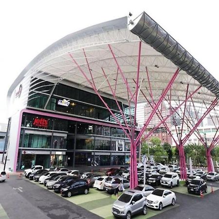 Siam Stadium Hostel Бангкок Экстерьер фото