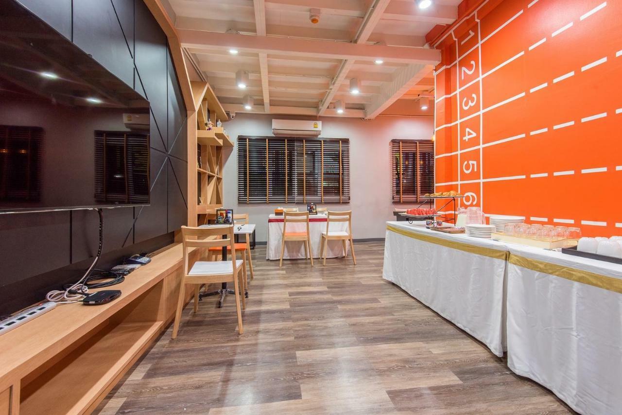 Siam Stadium Hostel Бангкок Экстерьер фото