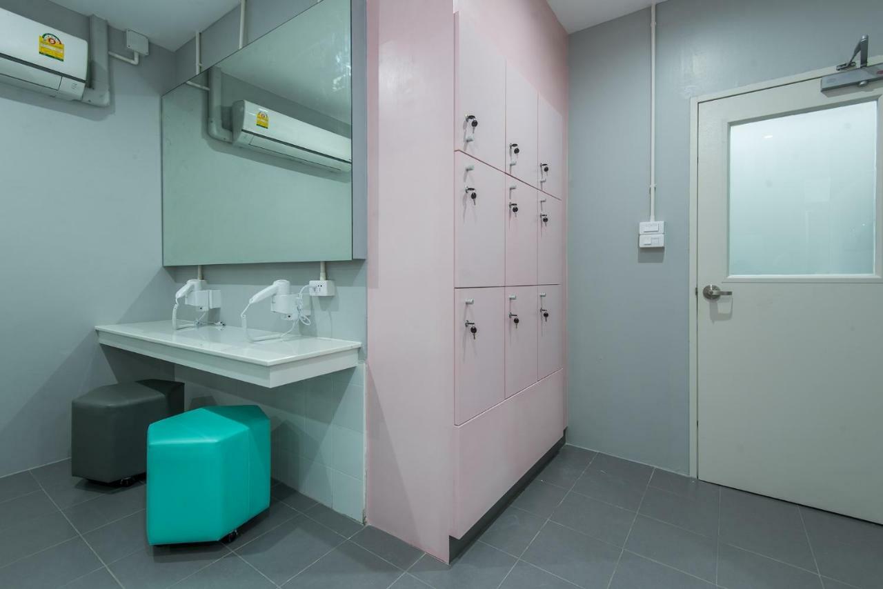 Siam Stadium Hostel Бангкок Экстерьер фото